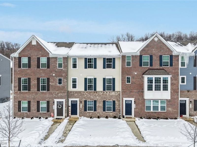 1138 Bean Lane, Akron, OH 44313 Photo 1