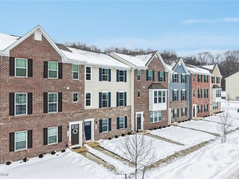 1138 Bean Lane, Akron, OH 44313 Photo 2