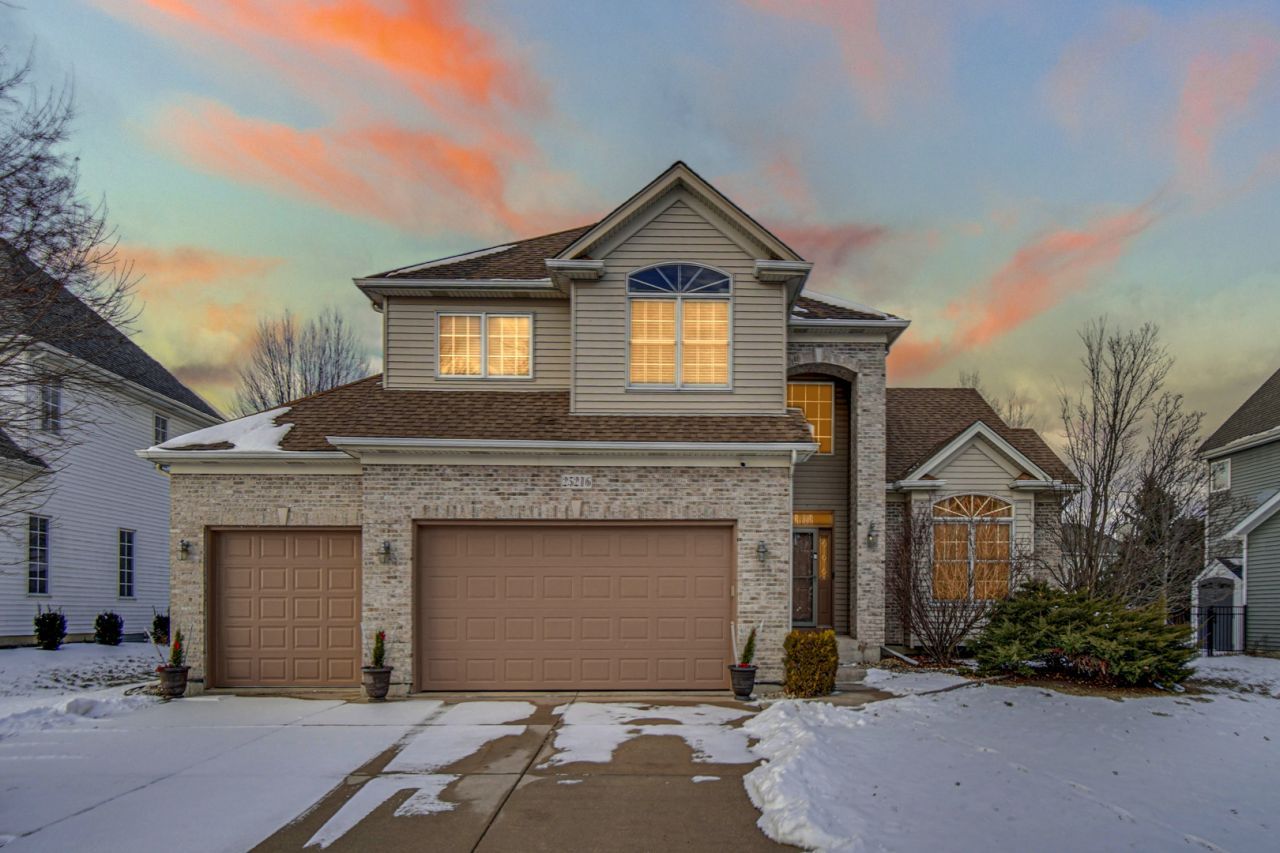 25216 Round Barn Road, Plainfield, IL 60585 Main Photo