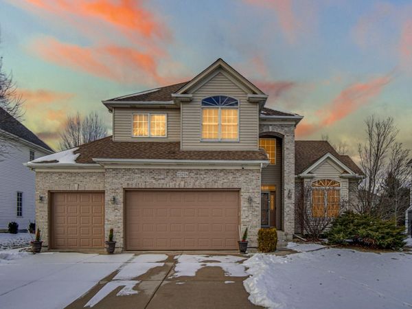 25216 Round Barn Road, Plainfield, IL 60585