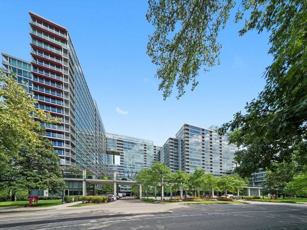 9725 Woods Drive, Unit 309, Skokie, IL 60077