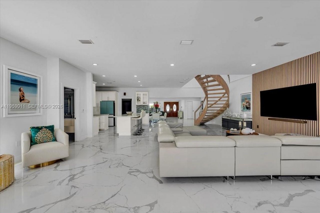 1700 Cleveland Rd, Miami Beach, FL 33141 Photo