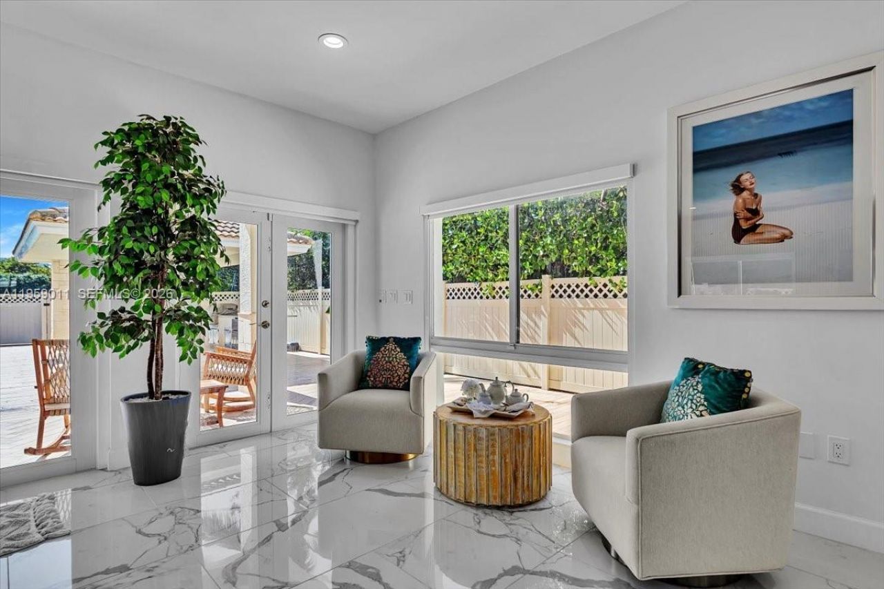 1700 Cleveland Rd, Miami Beach, FL 33141 Photo