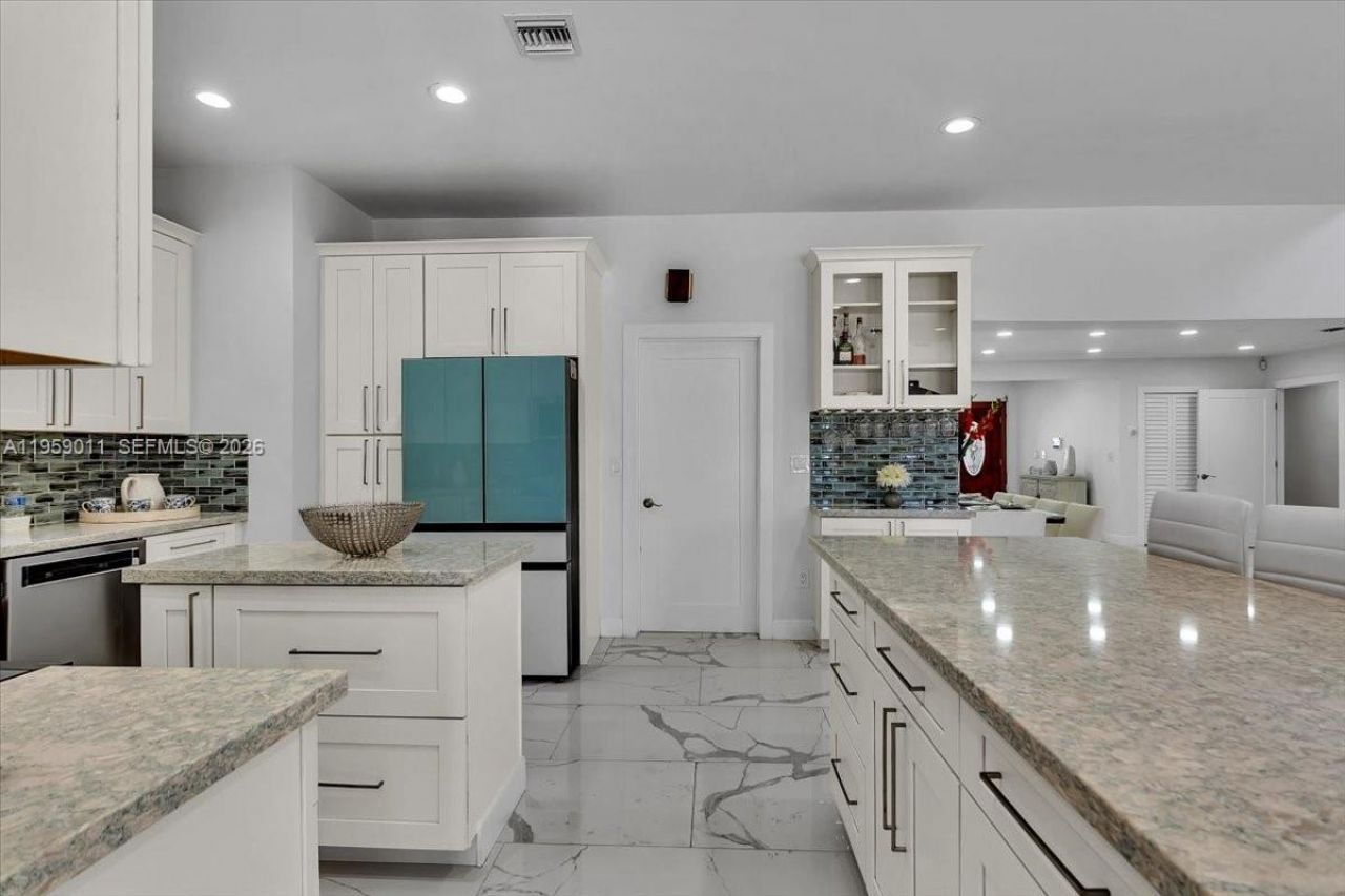 1700 Cleveland Rd, Miami Beach, FL 33141 Photo