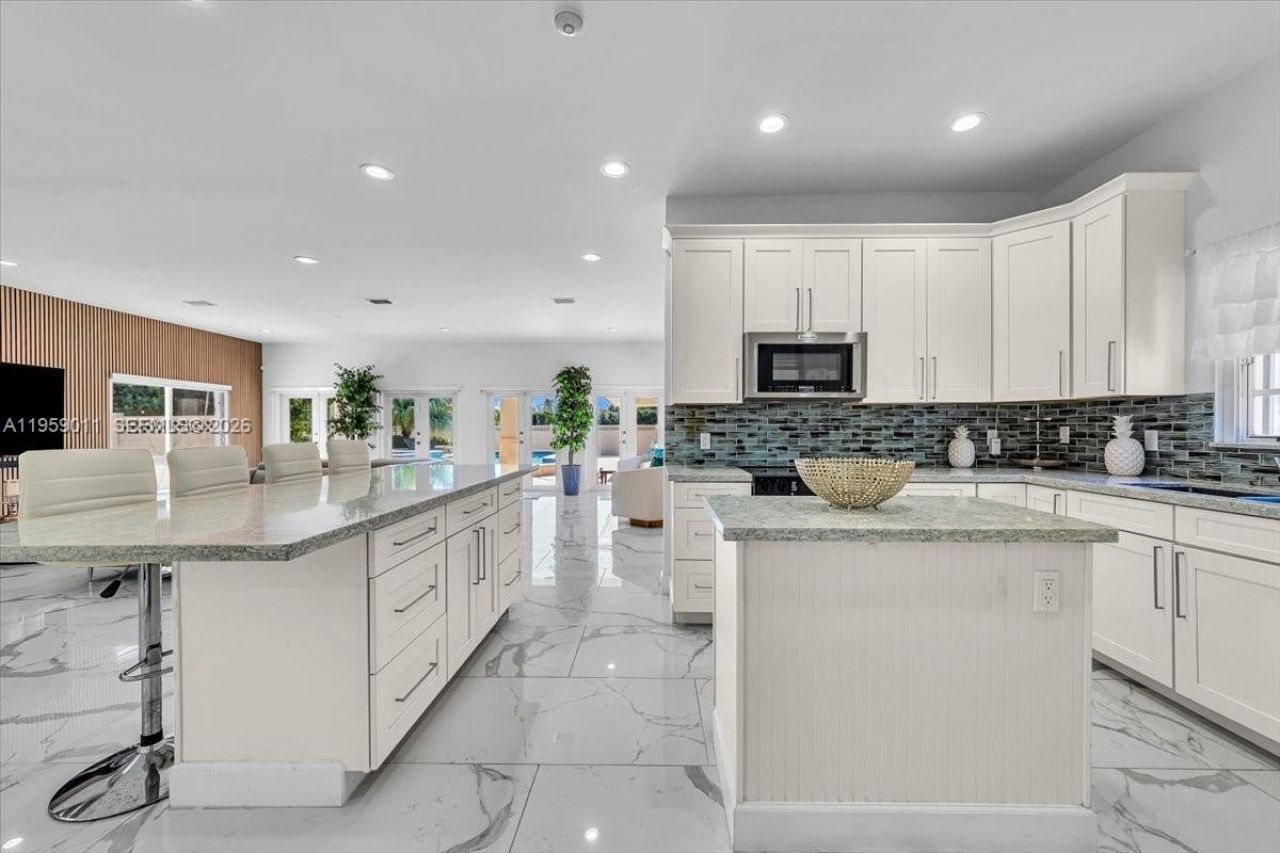 1700 Cleveland Rd, Miami Beach, FL 33141 Photo