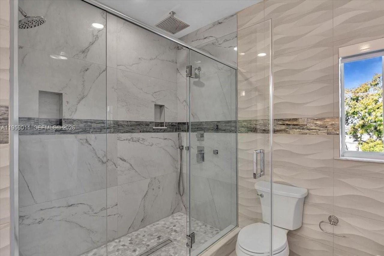 1700 Cleveland Rd, Miami Beach, FL 33141 Photo