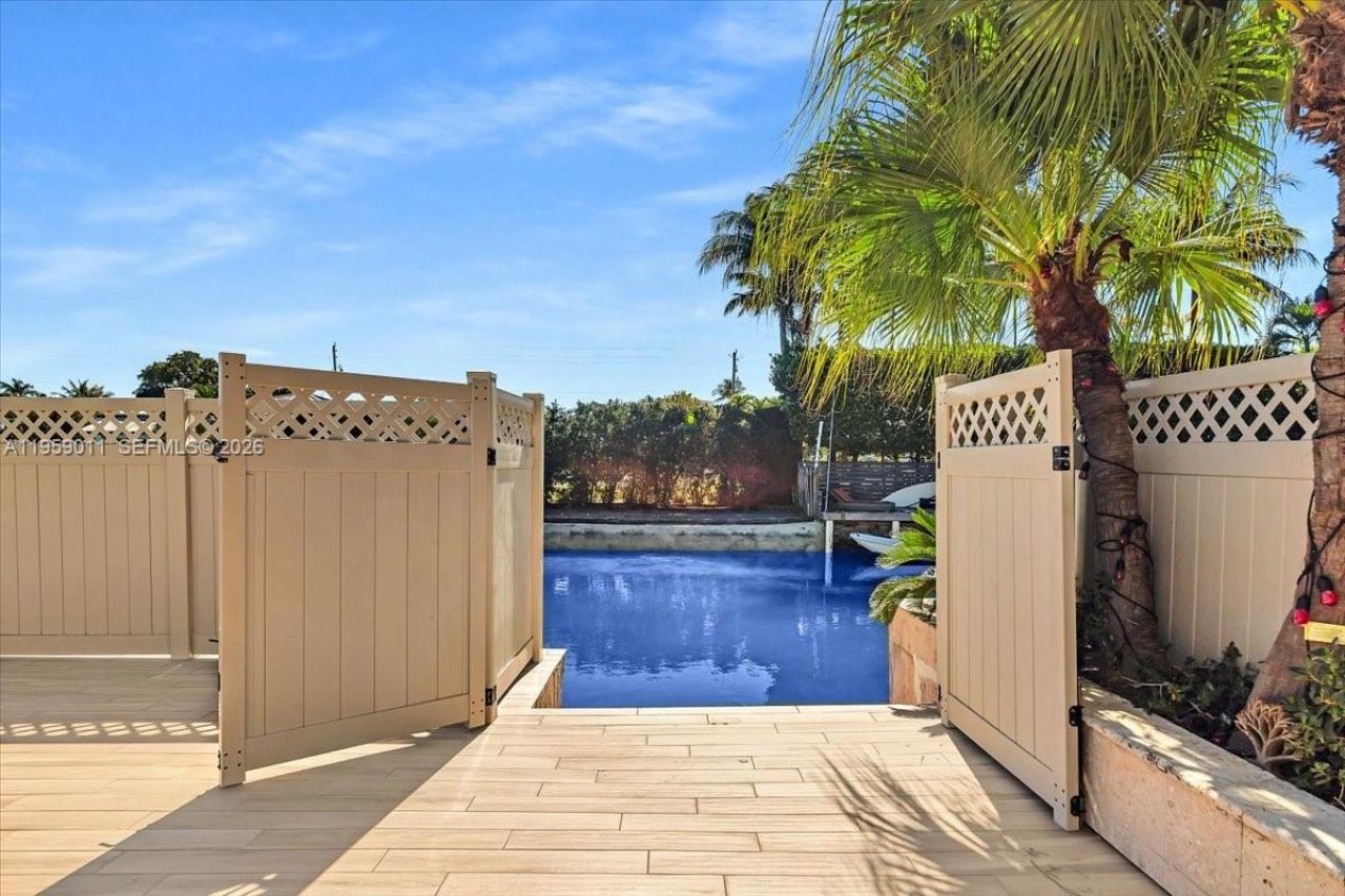 1700 Cleveland Rd, Miami Beach, FL 33141 Photo