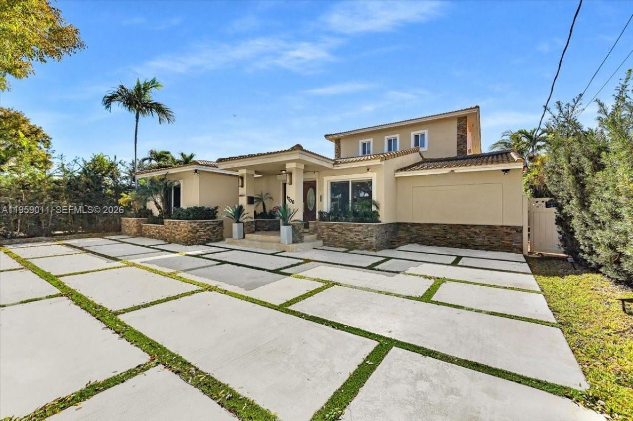 1700 Cleveland Rd, Miami Beach, FL 33141 Photo