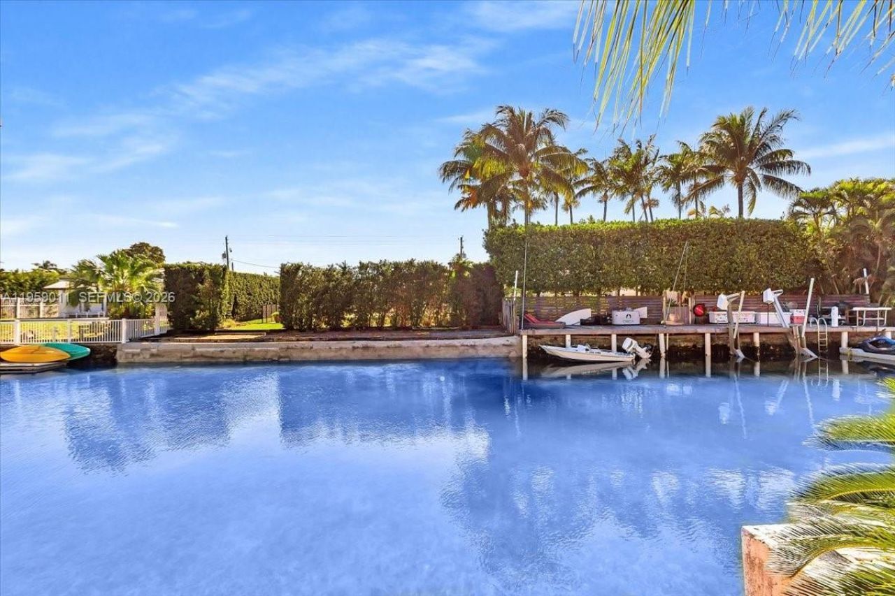 1700 Cleveland Rd, Miami Beach, FL 33141 Photo