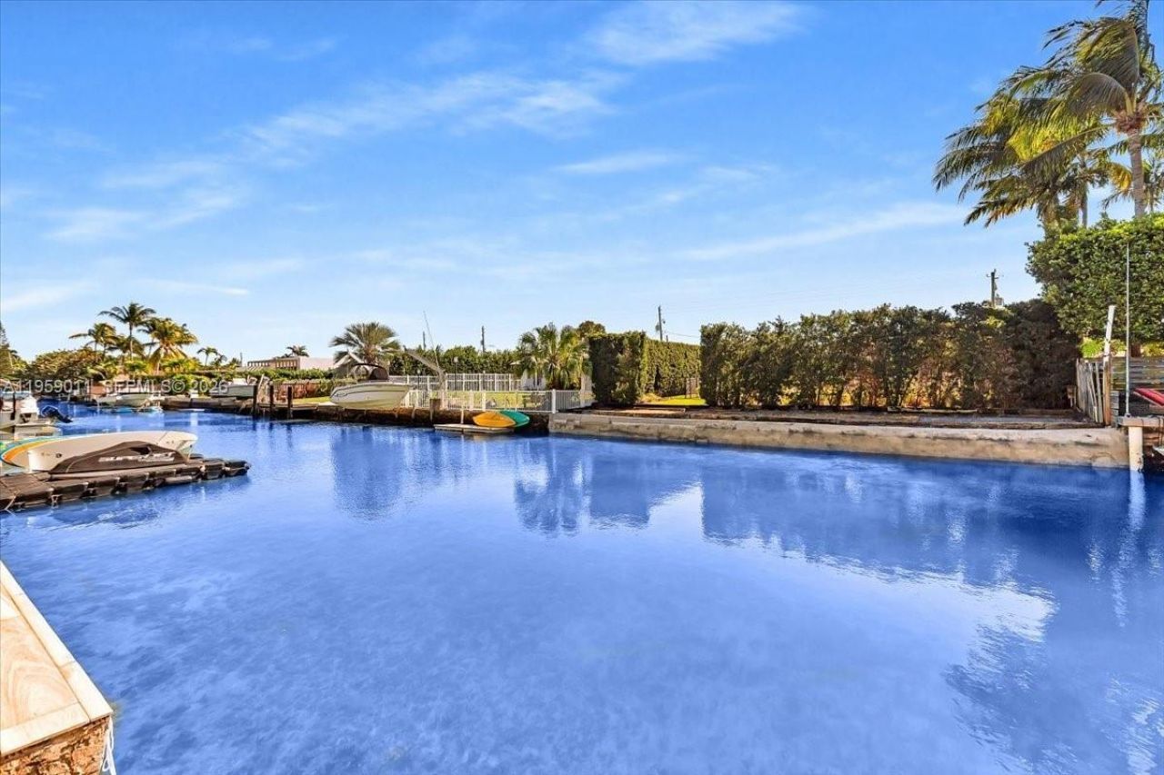 1700 Cleveland Rd, Miami Beach, FL 33141 Photo