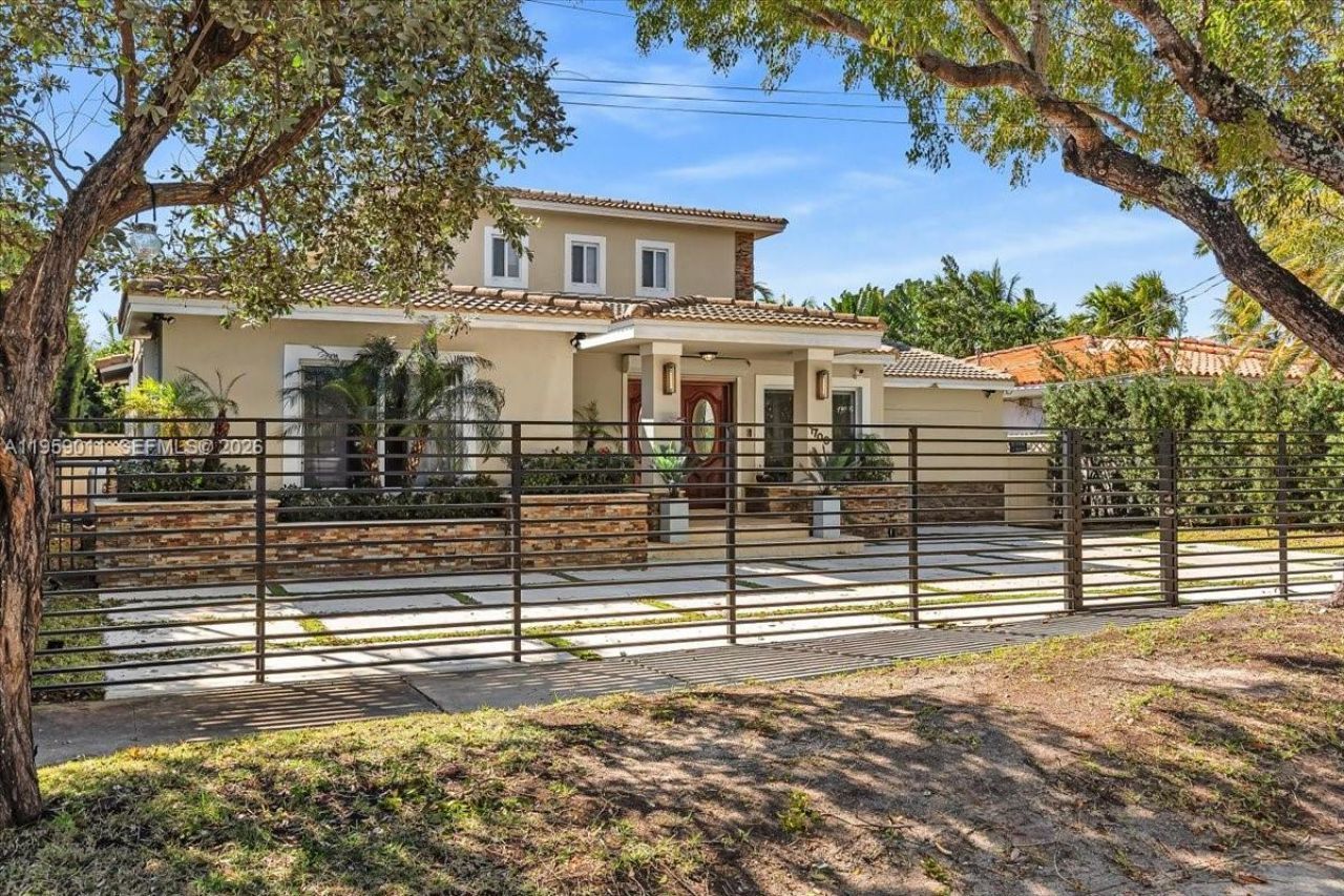 1700 Cleveland Rd, Miami Beach, FL 33141 Photo