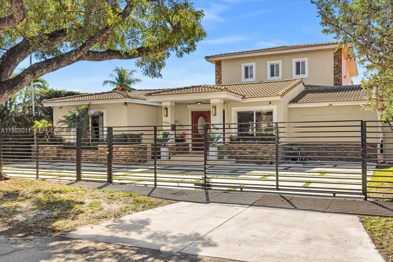 1700 Cleveland Rd, Miami Beach, FL 33141 Photo