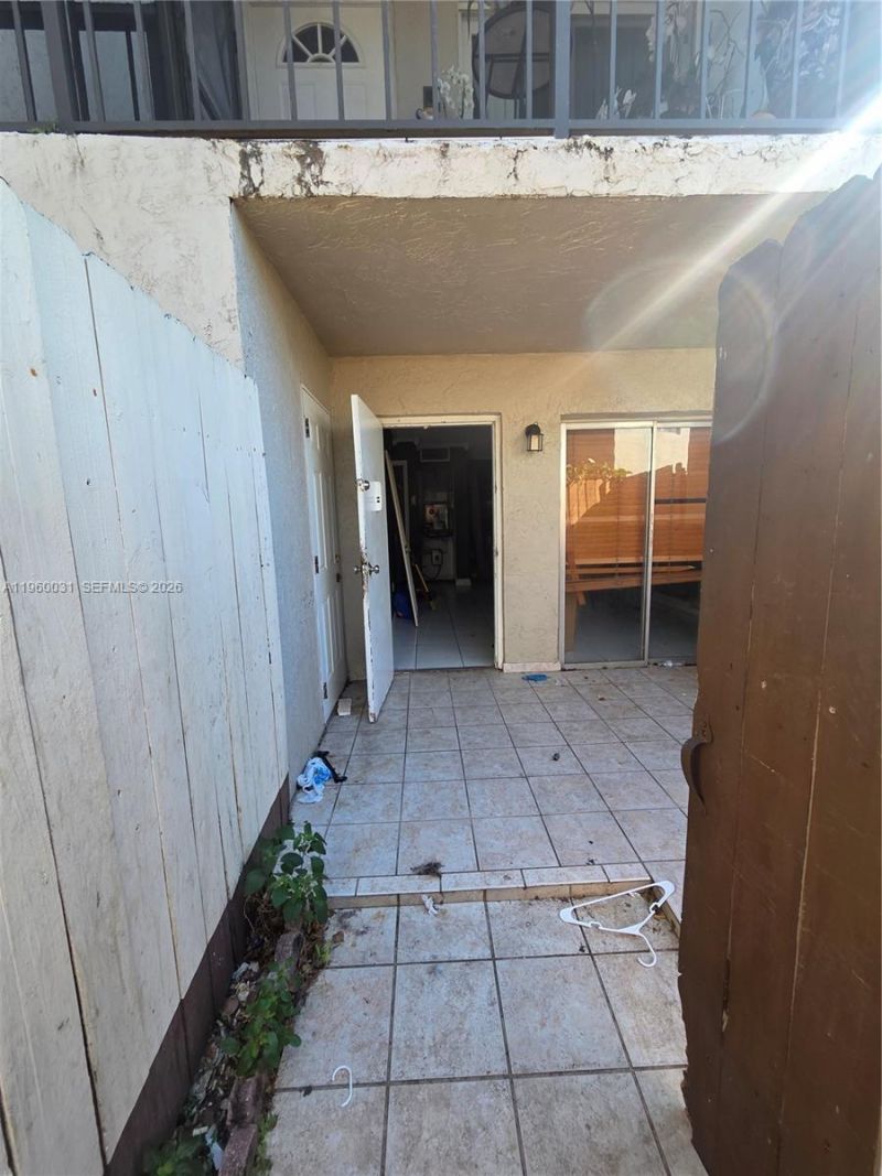 15675 SW 82nd Cir Ln, Unit 3-3, Miami, FL 33193 Photo