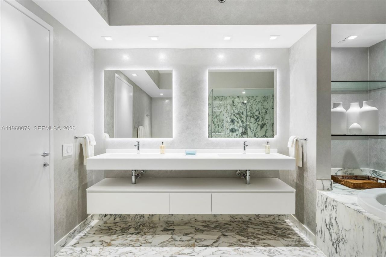 450 Alton Rd, Unit 2806, Miami Beach, FL 33139 Photo