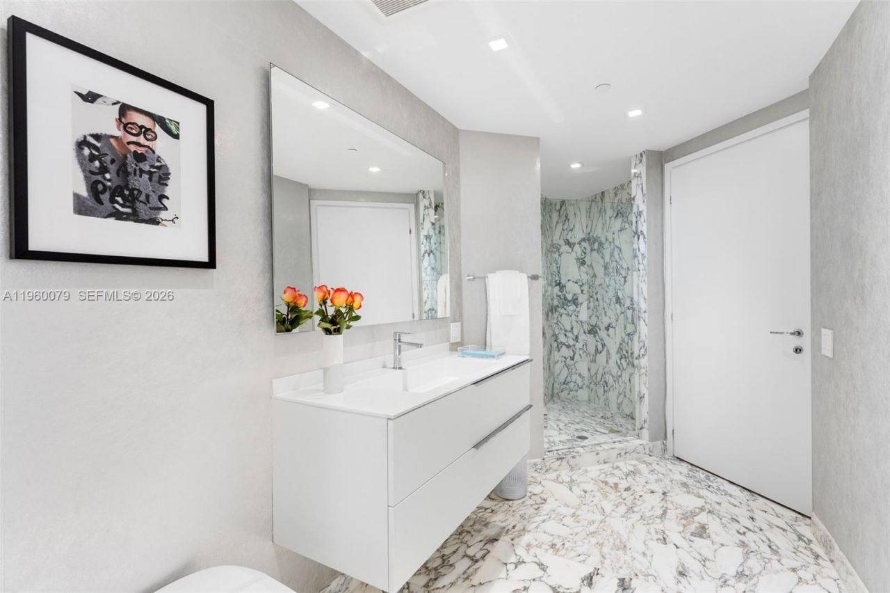 450 Alton Rd, Unit 2806, Miami Beach, FL 33139 Photo