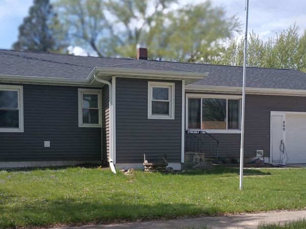 409 6th St SW, Hampton, IA 50441