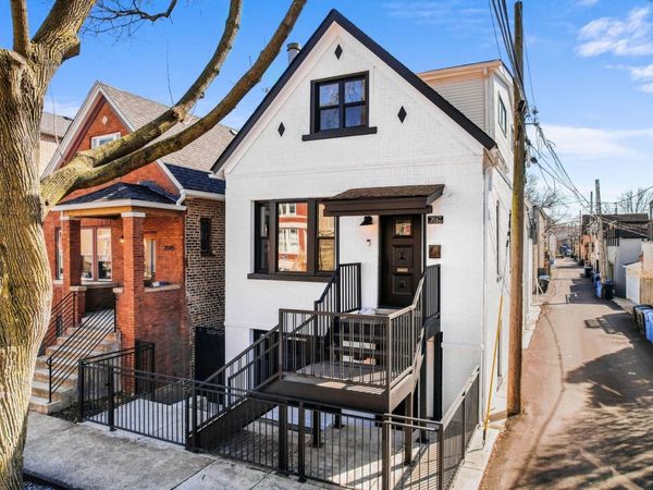 2047 W Homer Street, Chicago, IL 60647