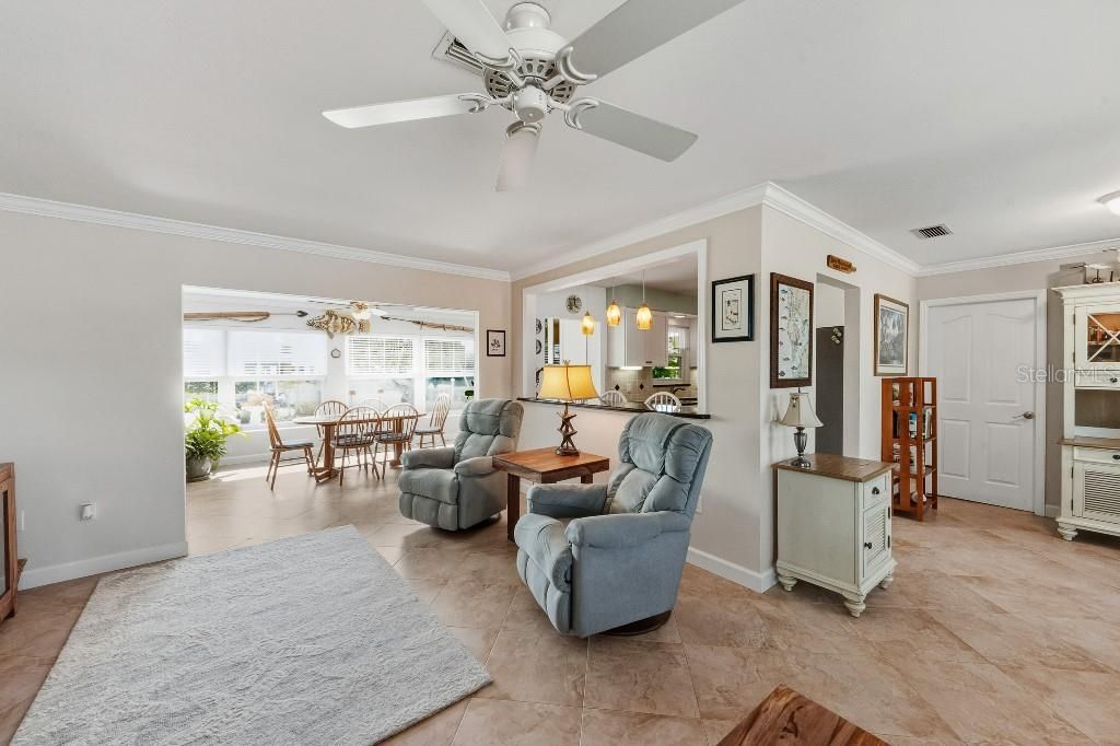 529 67th Street, Holmes Beach, FL 34217 Photo