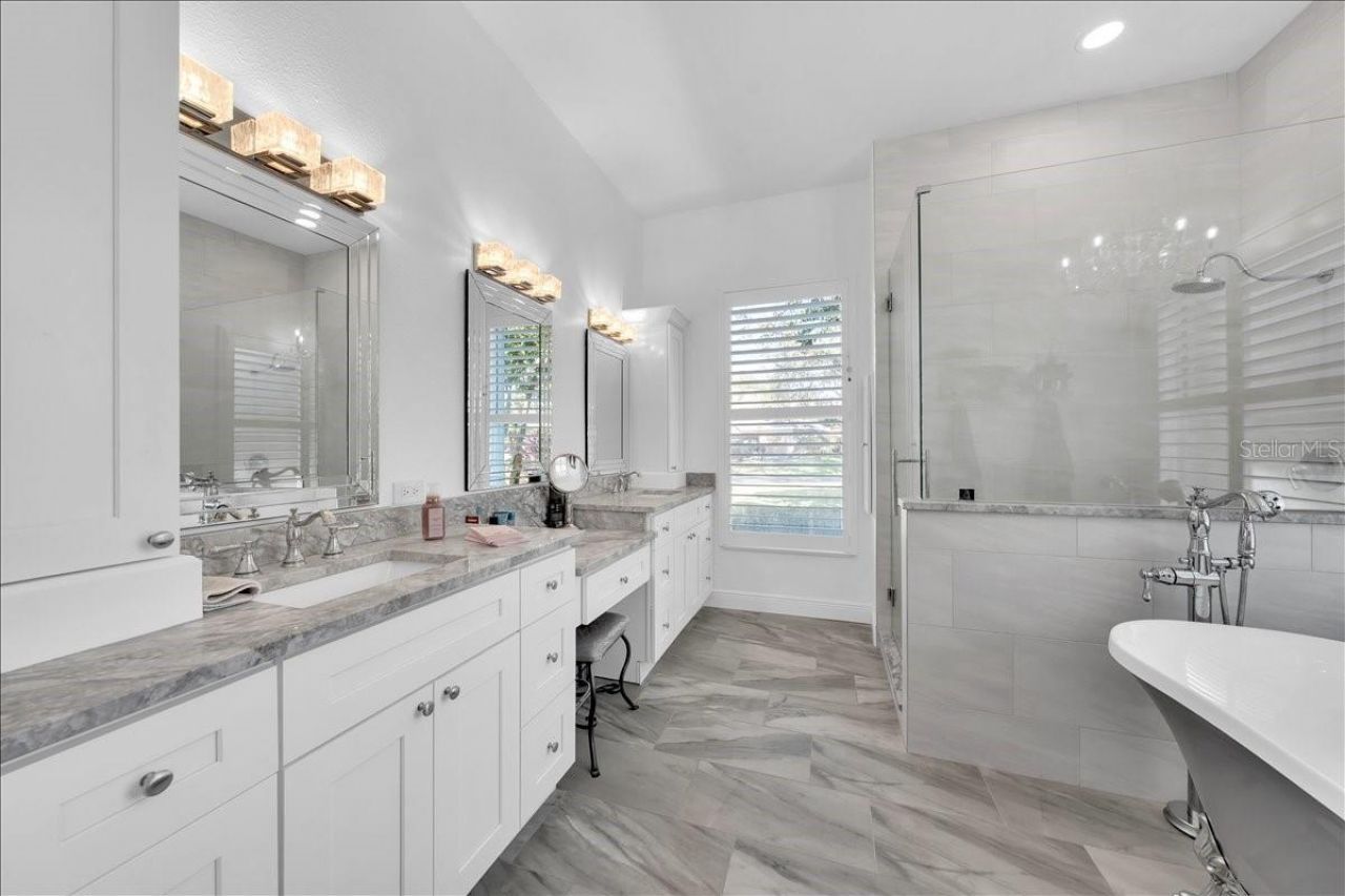 5114 Sylvan Oaks Drive, Valrico, FL 33596 Photo