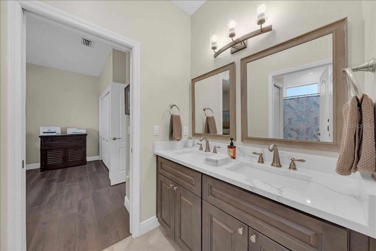 5114 Sylvan Oaks Drive, Valrico, FL 33596 Photo