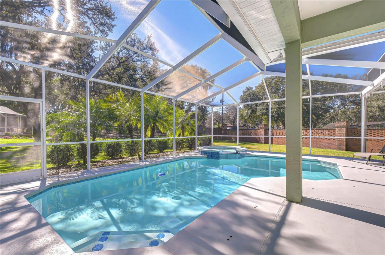 5114 Sylvan Oaks Drive, Valrico, FL 33596 Photo