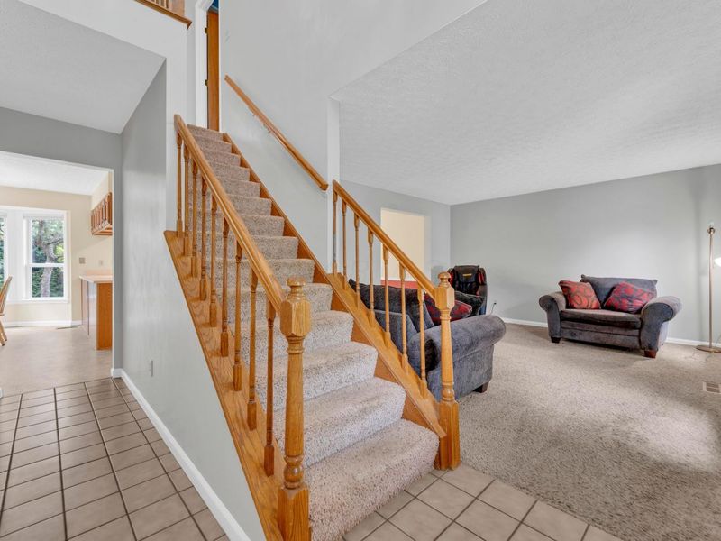 5609 Sandbrook Lane, Hilliard, OH 43026 Photo 4