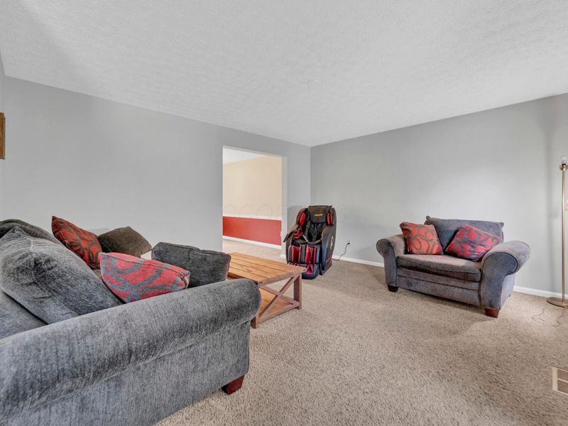 5609 Sandbrook Lane, Hilliard, OH 43026 Photo 5