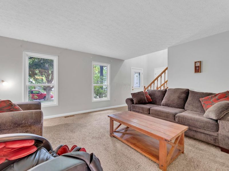 5609 Sandbrook Lane, Hilliard, OH 43026 Photo 6