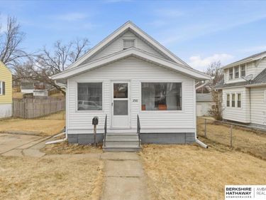 2510 S 30th Street, Omaha, NE 68105