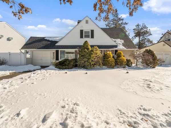 51 Shepherd Lane, Levittown, NY 11756