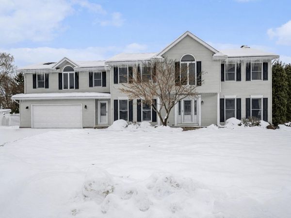 52048 Glen Arbor Court, Granger, IN 46530