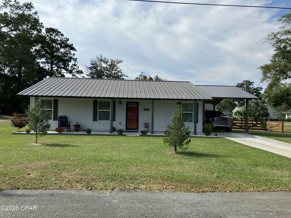 5985 Webb Street, Graceville, FL 32440