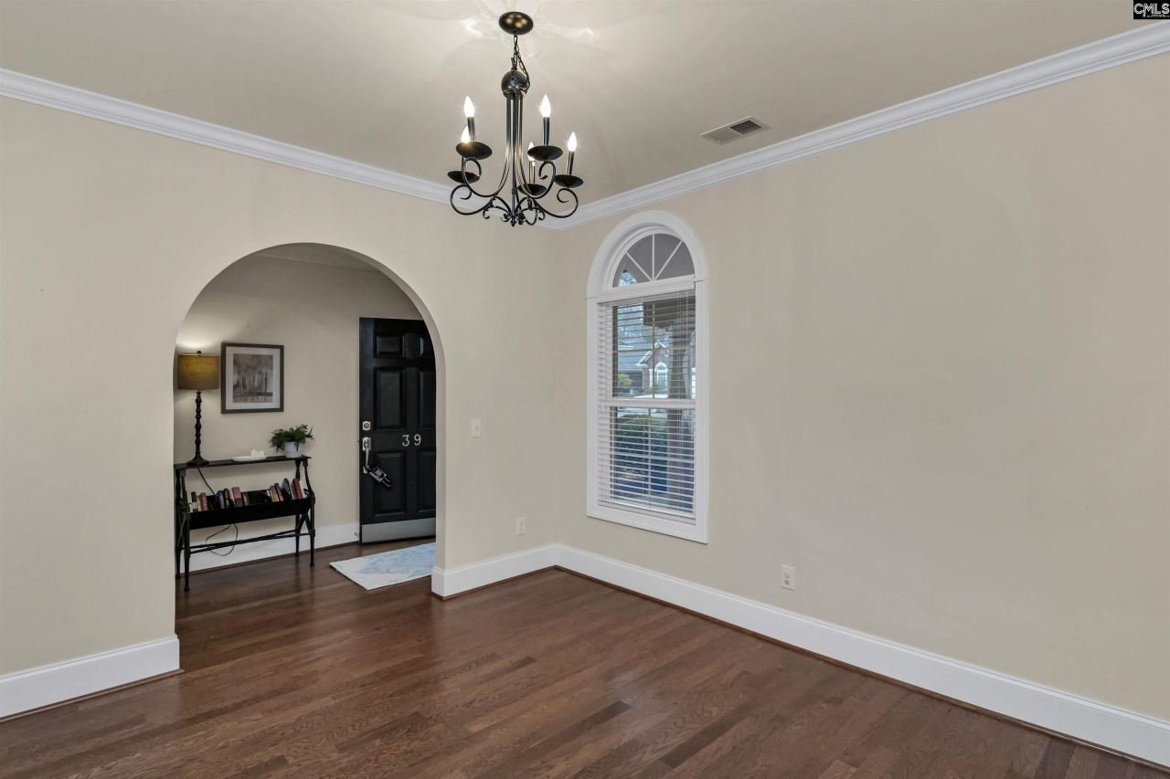 39 Palmetto Wood Court  Photo 5