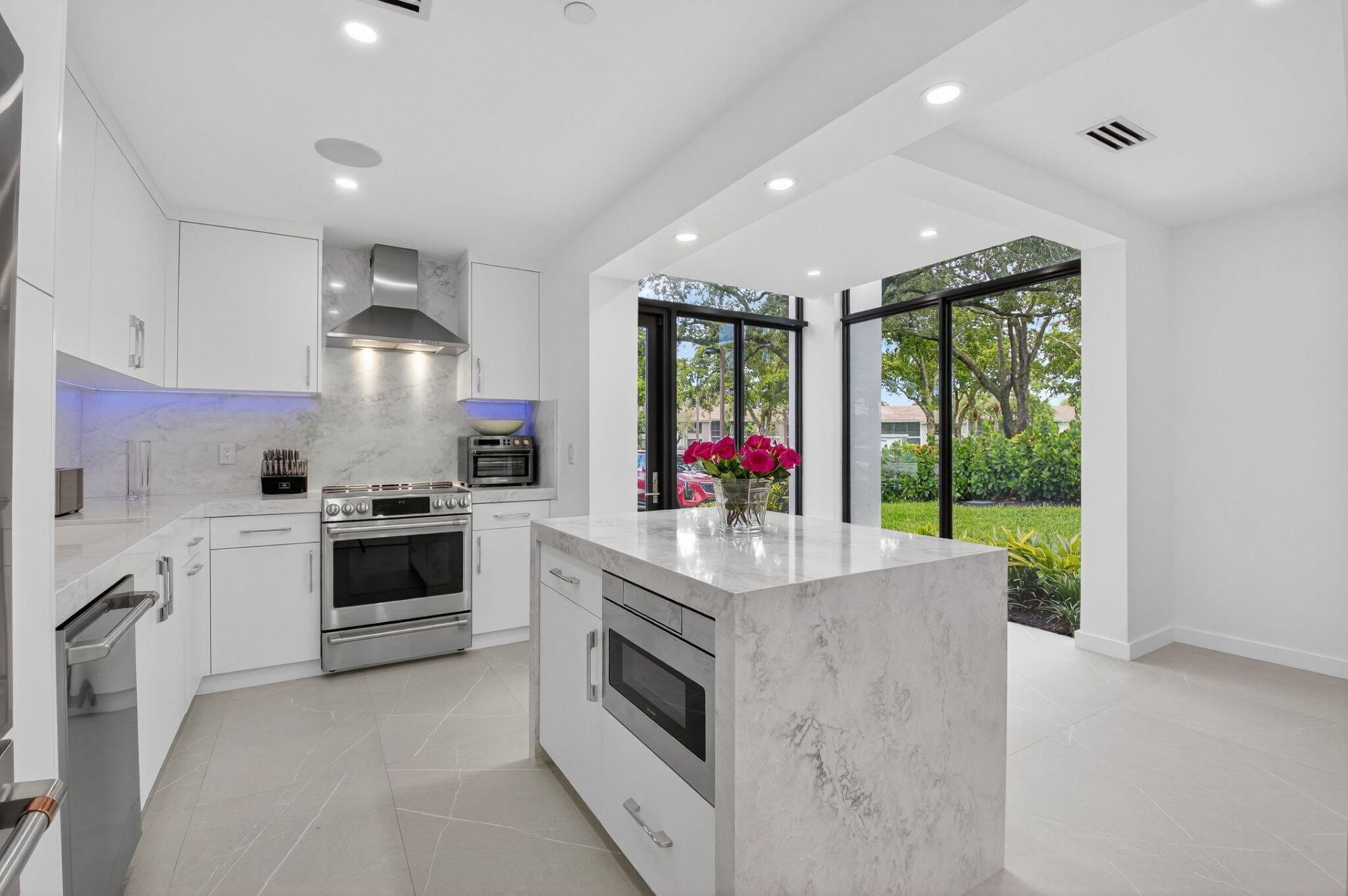 7847 Lakeside Boulevard, Unit 1014, Boca Raton, FL 33434 Main Photo