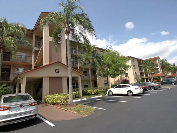 1200 SW 130th Avenue, Unit 210-G, Hollywood, FL 33027