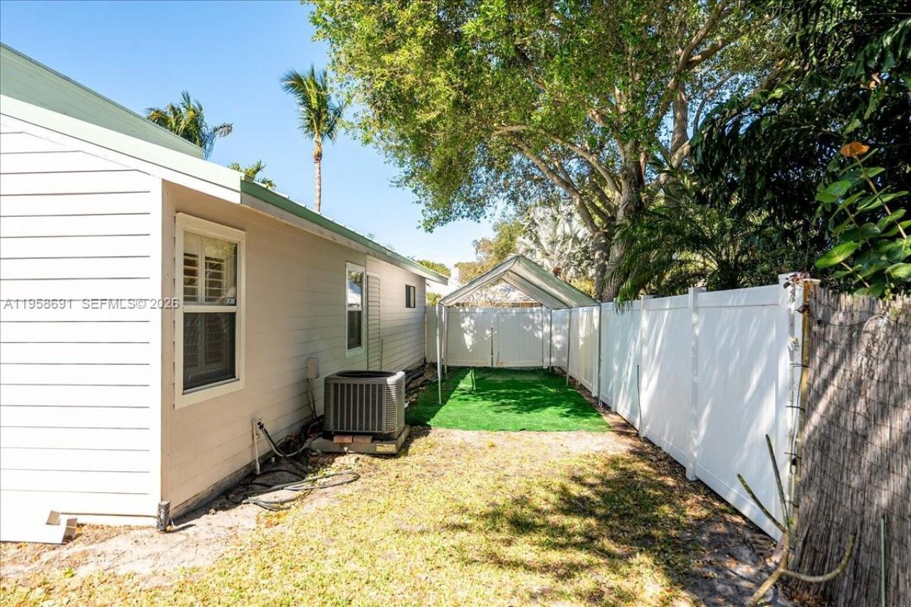 3 Gumbo Limbo Way , Sewalls Point, FL 34996 Photo