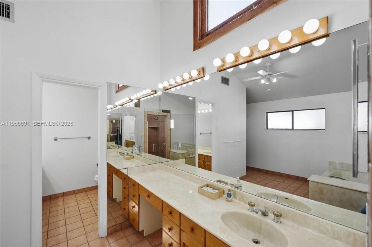 3 Gumbo Limbo Way , Sewalls Point, FL 34996 Photo