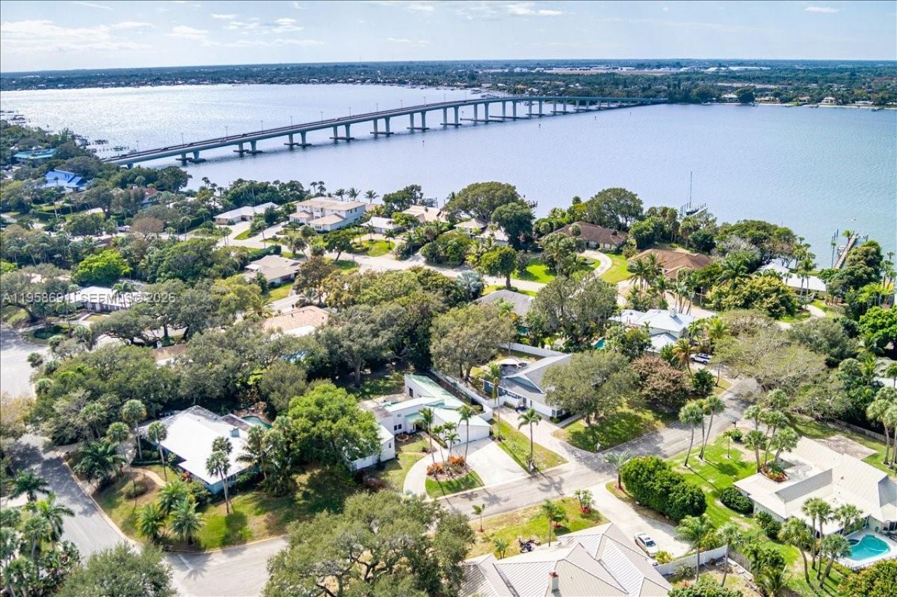 3 Gumbo Limbo Way , Sewalls Point, FL 34996 Photo