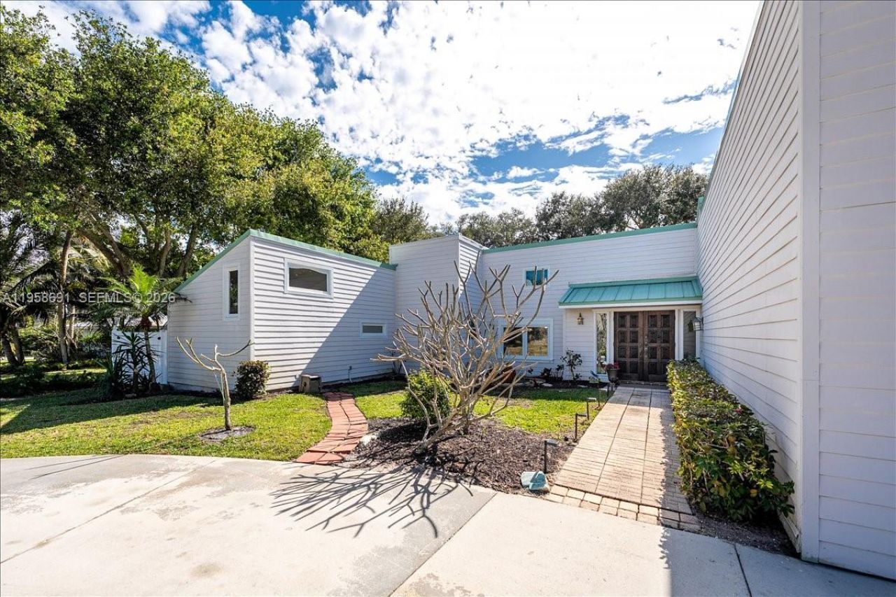 3 Gumbo Limbo Way , Sewalls Point, FL 34996 Photo