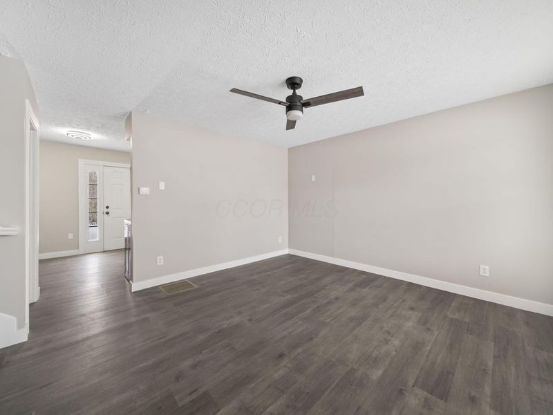 375 Darby Court, Galloway, OH 43119 Photo 9