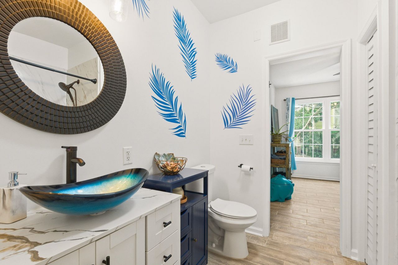 1600 Long Grove Drive Photo 14