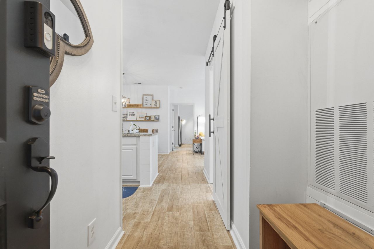 1600 Long Grove Drive Photo 2