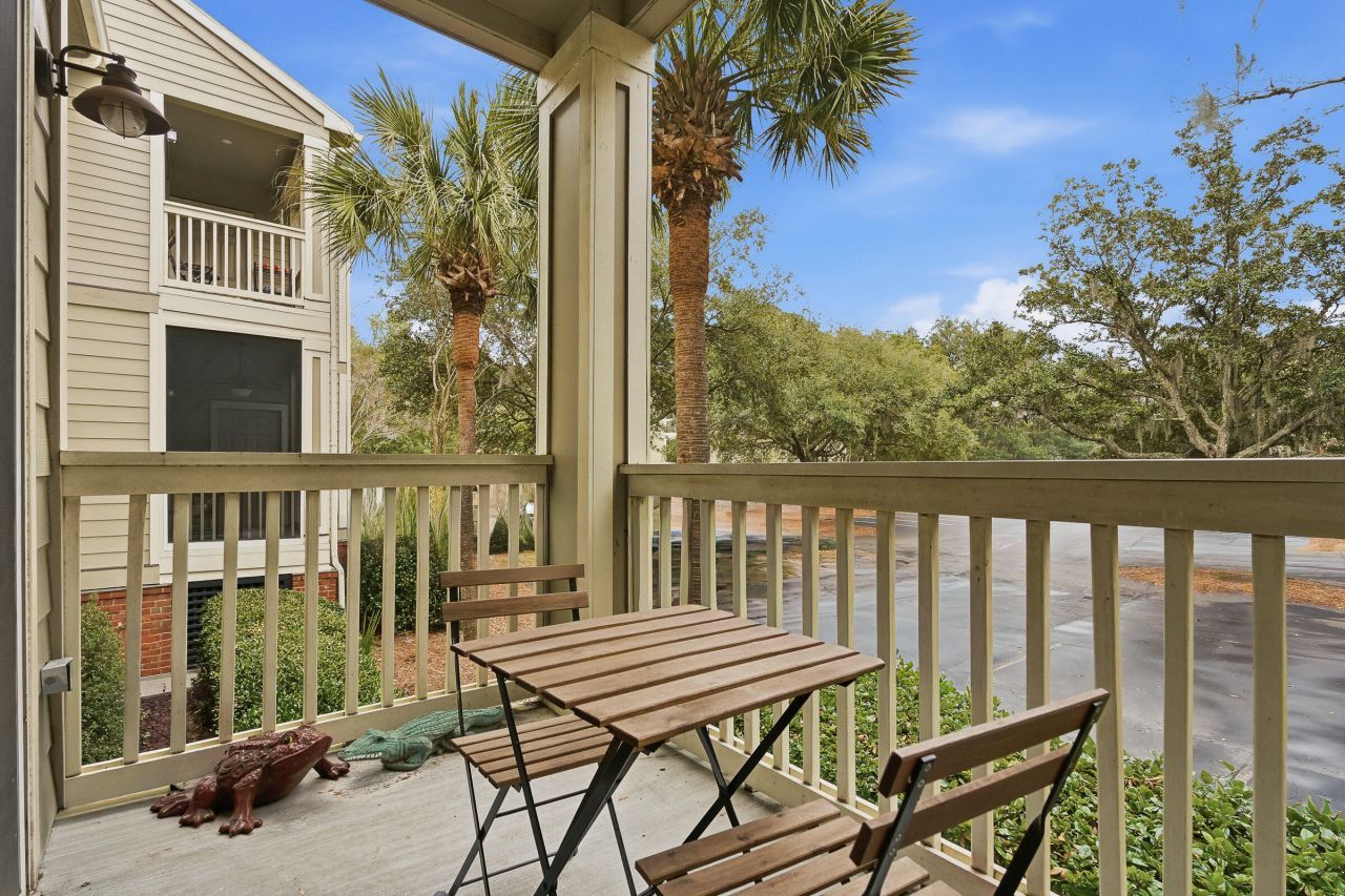 1600 Long Grove Drive Photo 31