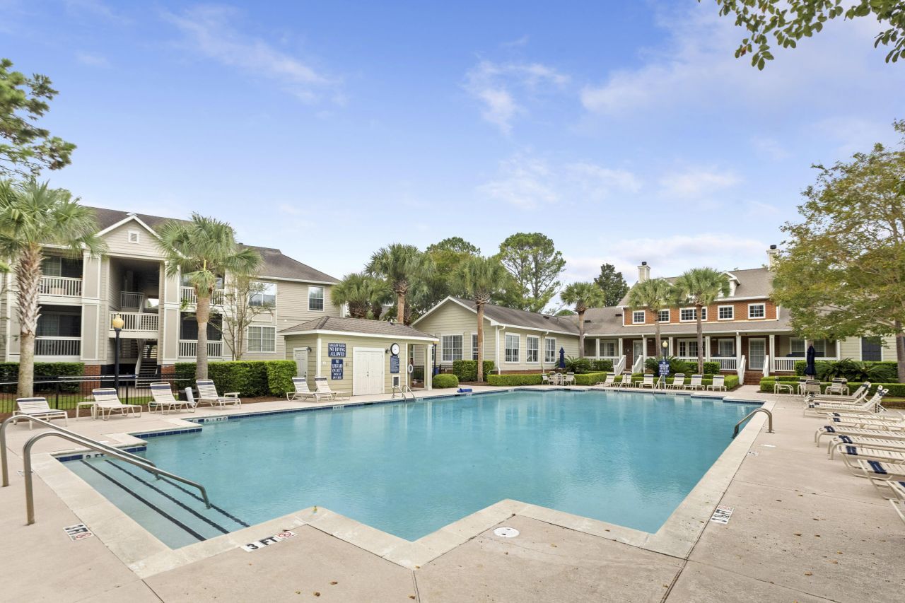 1600 Long Grove Drive Photo 38