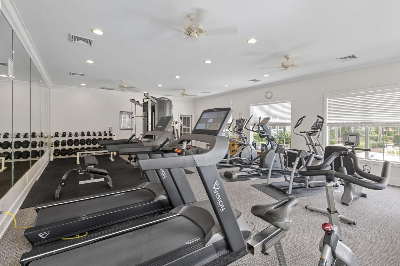 1600 Long Grove Drive Photo 39