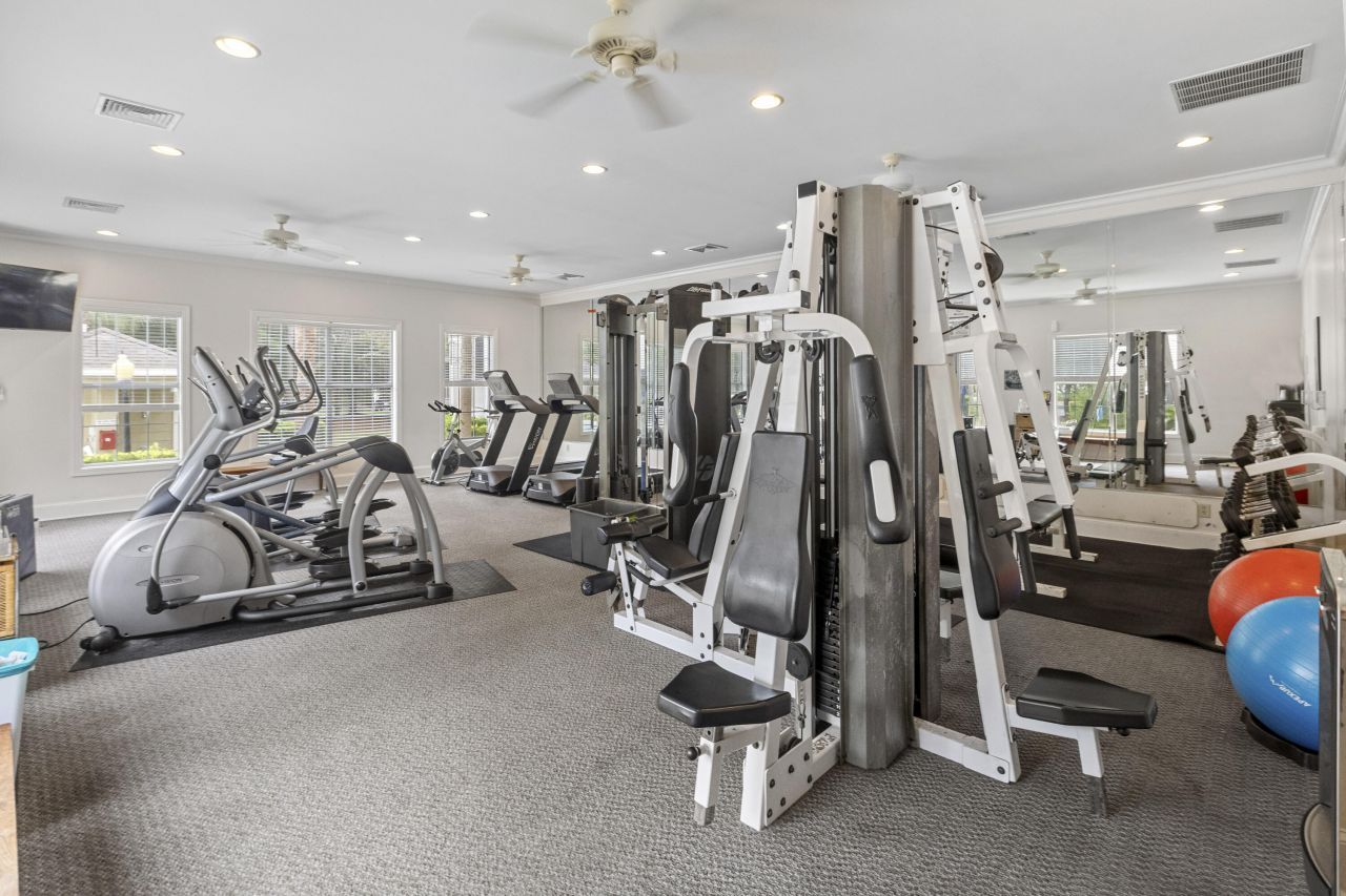 1600 Long Grove Drive Photo 40