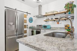 1600 Long Grove Drive photo 4