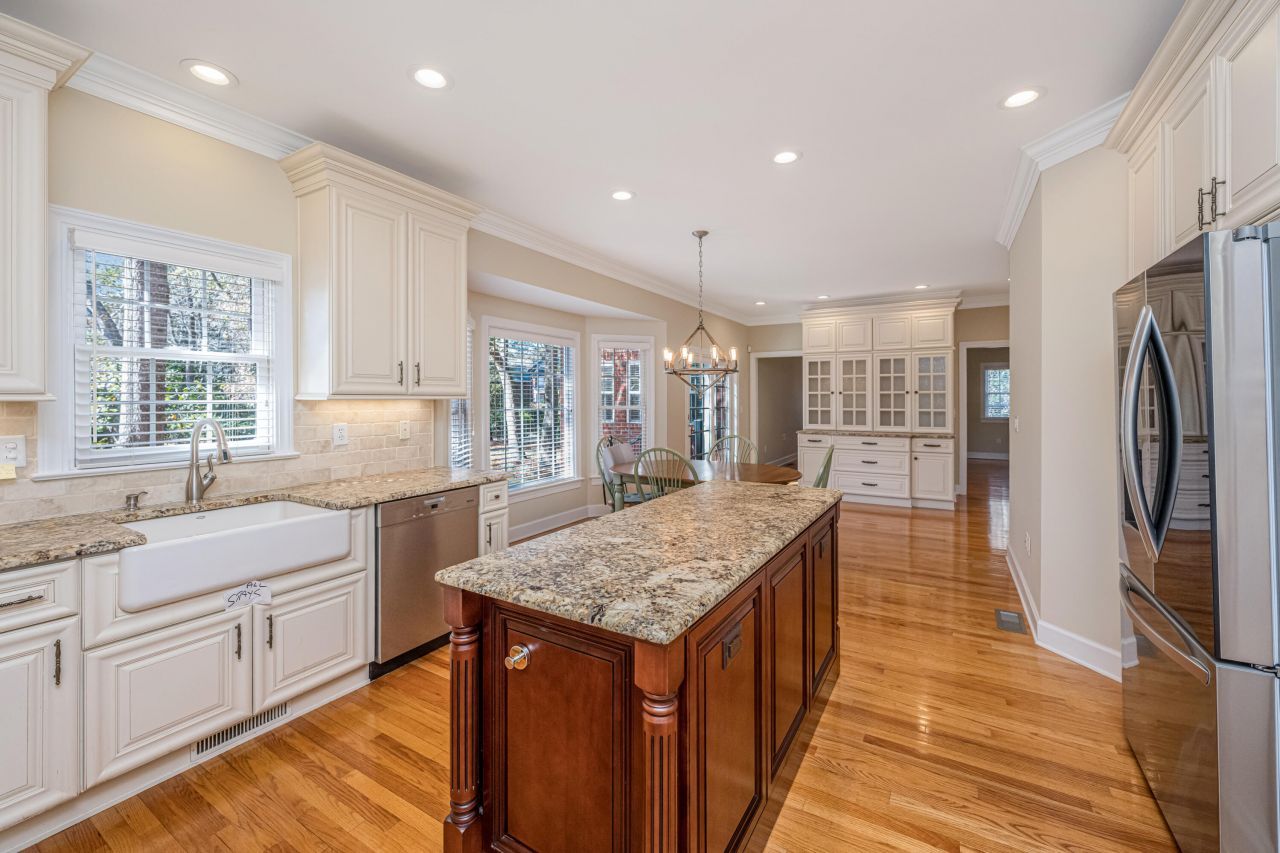 1295 Chrismill Lane Photo 7