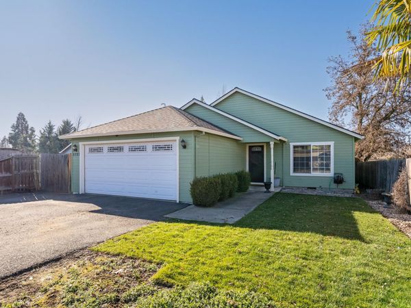 2727 Connell Avenue, Medford, OR 97501