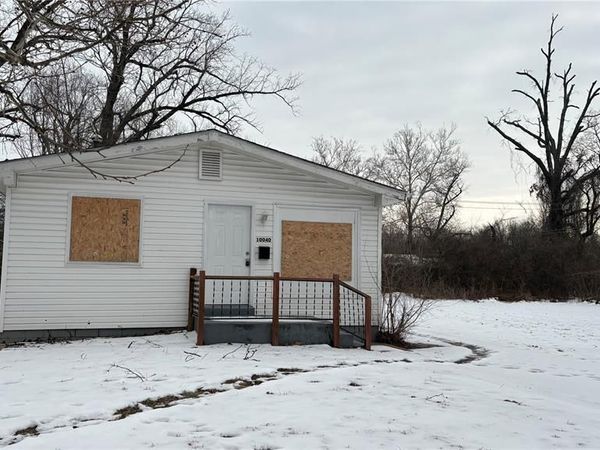 10040 Monarch Drive , St Louis, MO 63136